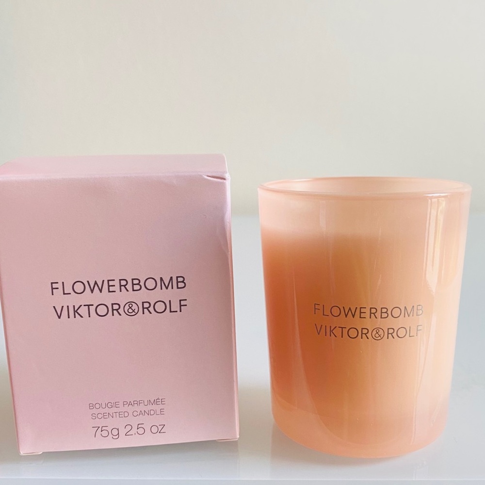 Viktor & Rolf Flowerbomb Scented Candle - Picture 3 of 5